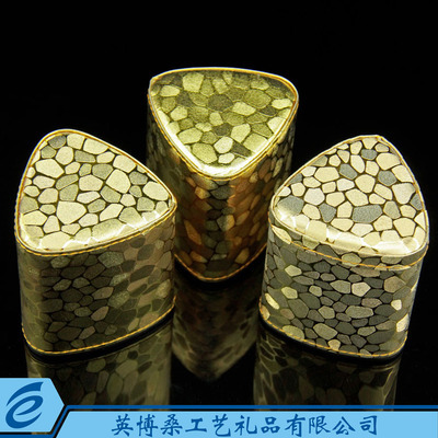 金色PVC骰盅 复古风格与实用工艺的完美结合